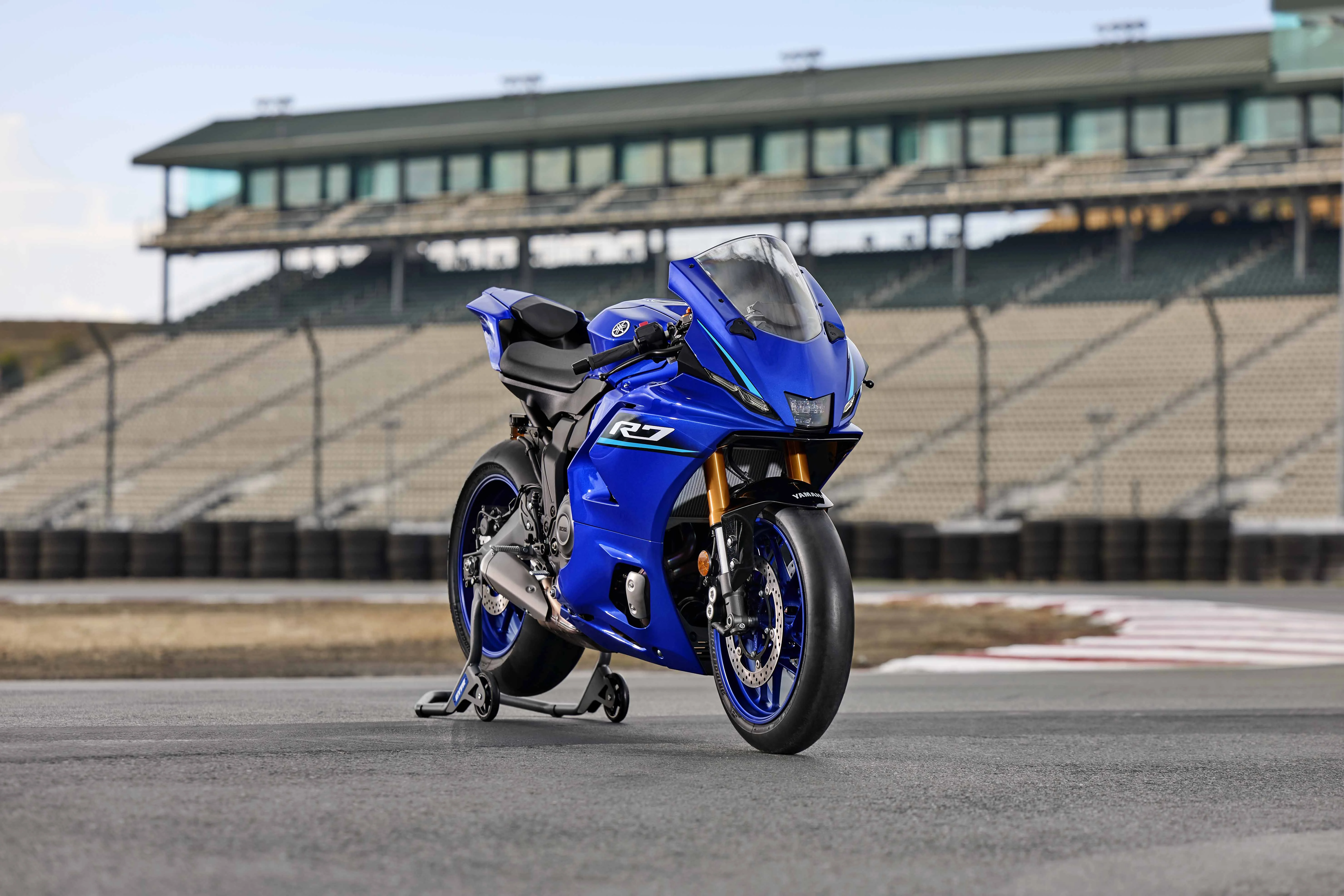Yamaha YZF-R7 warna Icon Blue