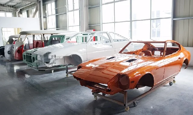 Kabar Baik Buat Pecinta Restorasi! China Kini Produksi Bodi Mobil Klasik Baru Seperti Aslinya