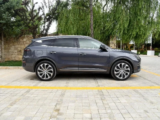 BYD Bikin Geger, Denza N8 Hadir dengan 1.193 HP, SUV Listrik Lebih Kencang dari Supercar