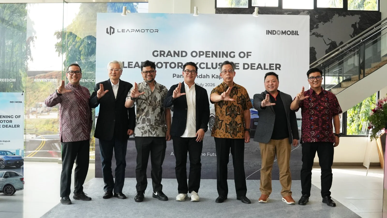 Leapmotor Tancap Gas! Resmikan Diler Pertama di Indonesia