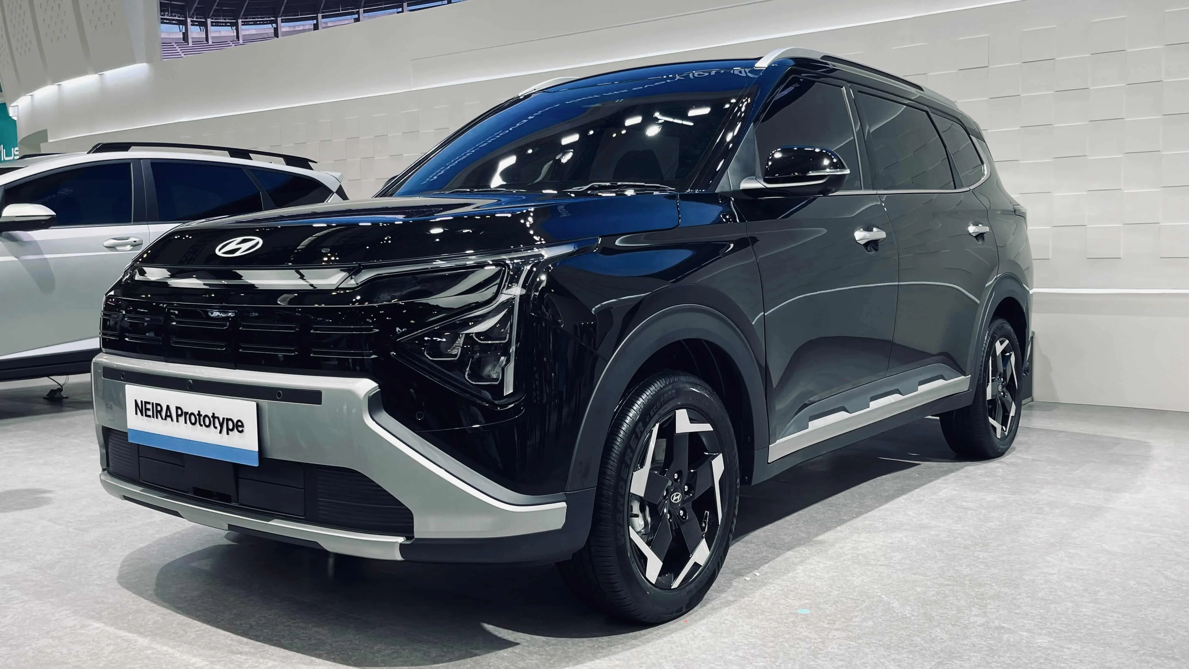 5 Mobil Baru Hyundai Bikin Geger GIIAS 2026, Harga Stargazer Cartenz Turun Rp37,9 Juta!