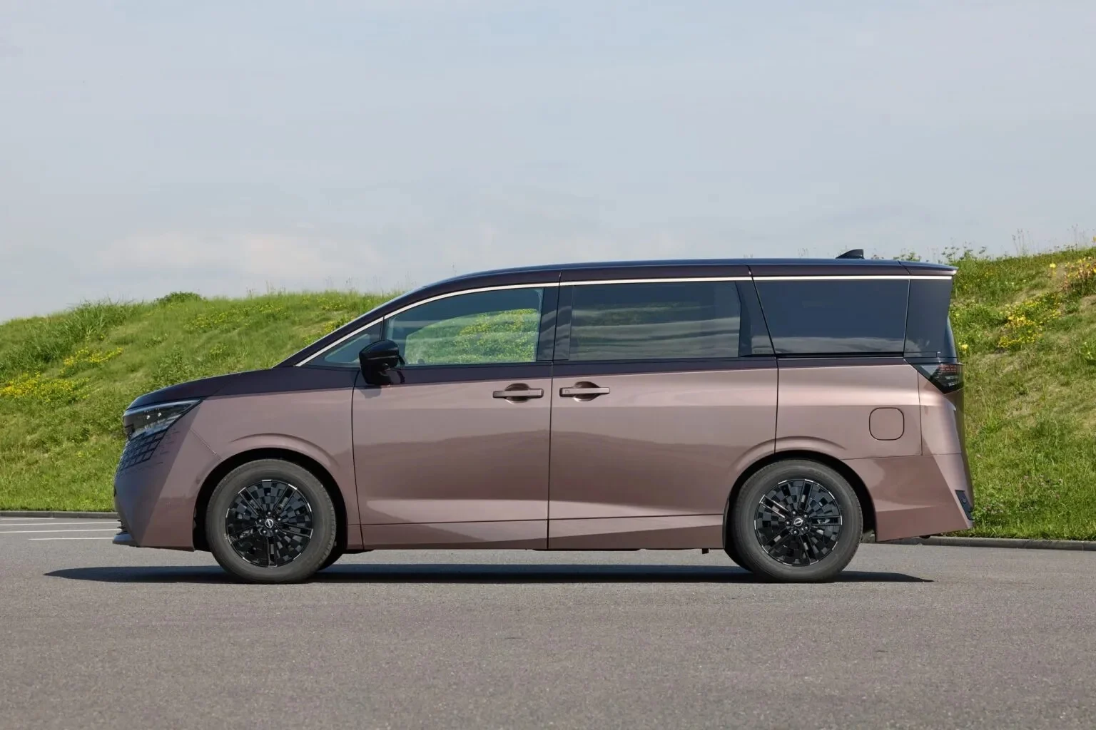 Nissan Elgrand Generasi Terbaru Meluncur, MPV Mewah Dengan Teknologi e-Power