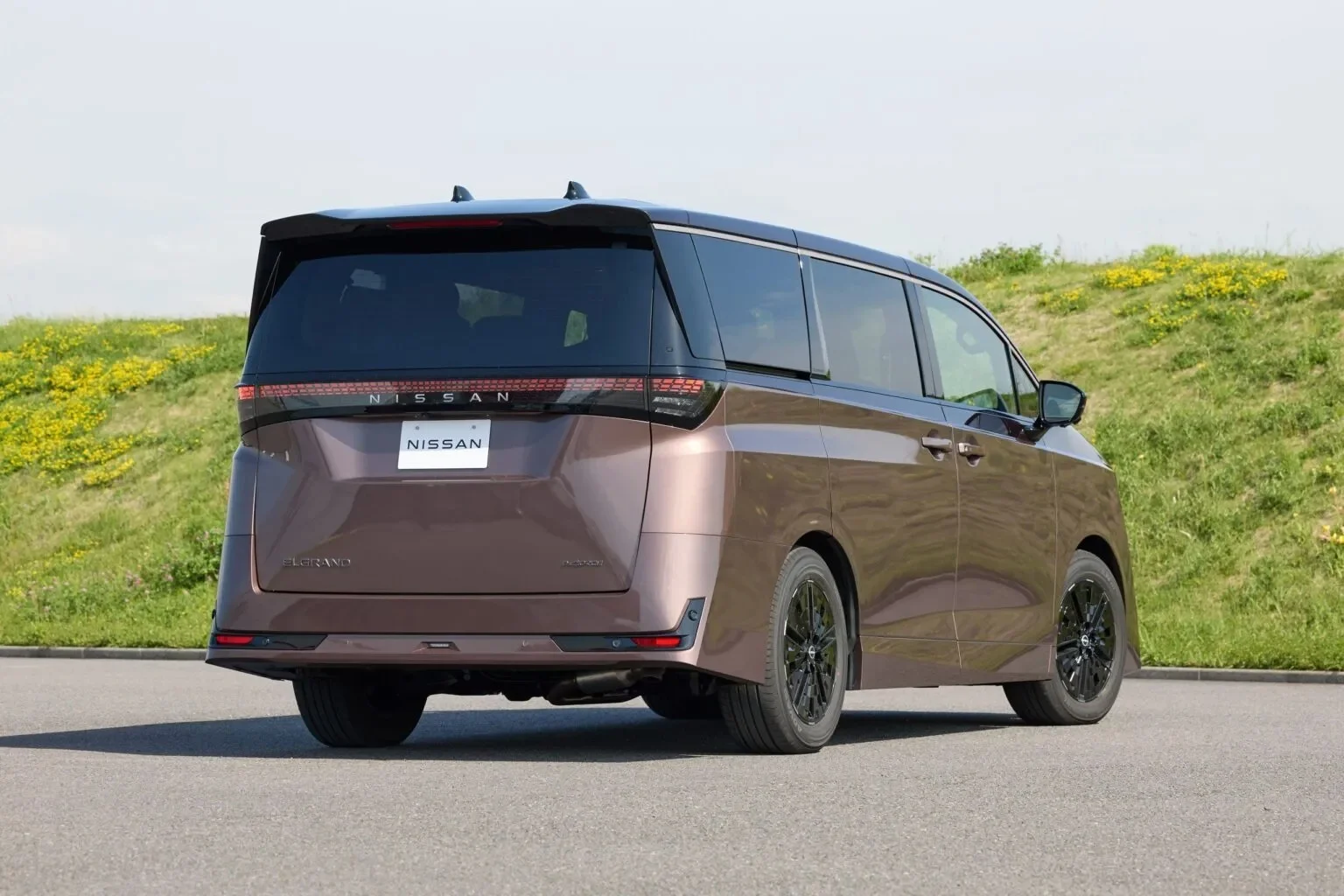 Nissan Elgrand Generasi Terbaru Meluncur, MPV Mewah Dengan Teknologi e-Power