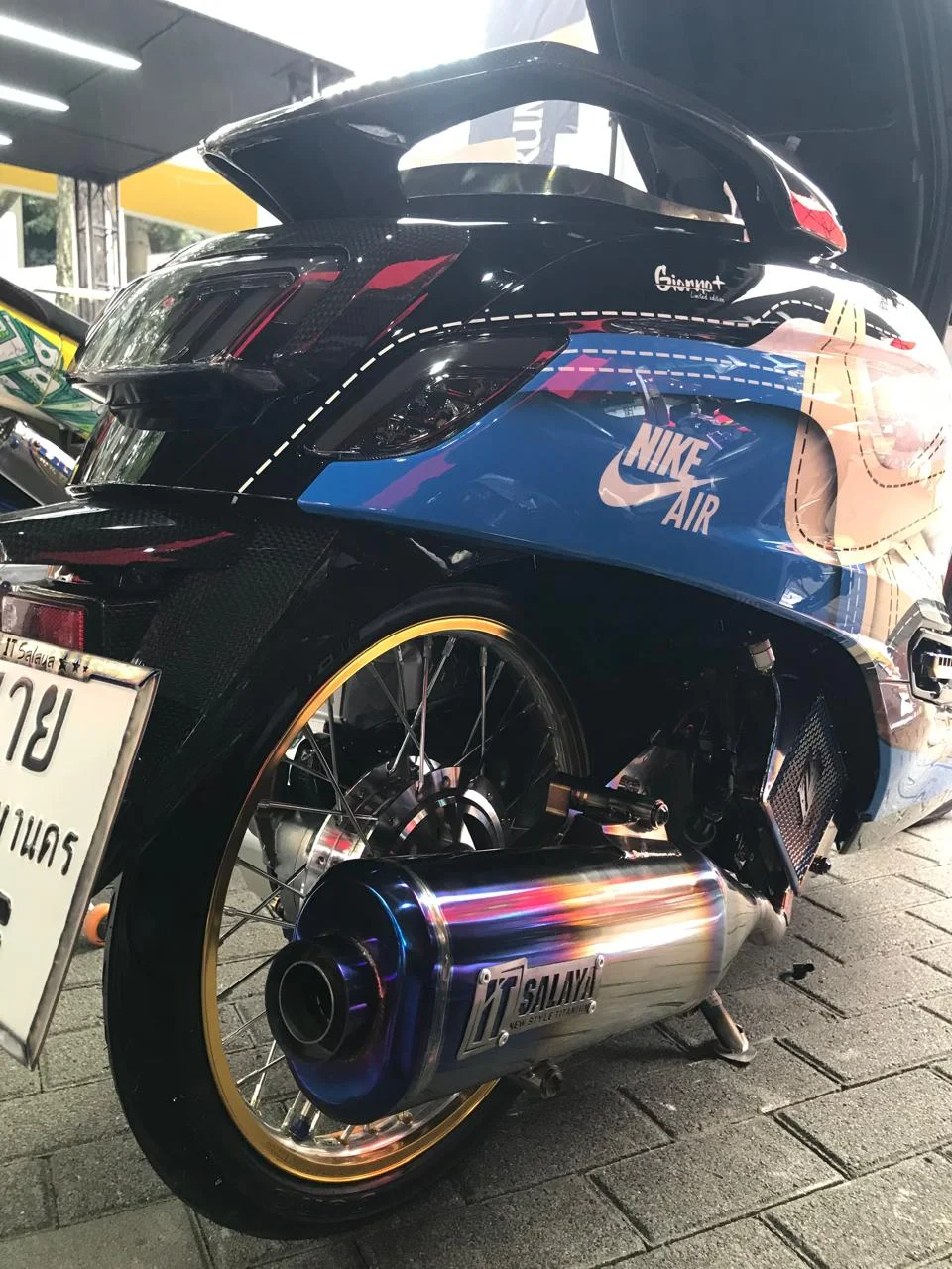 Black Motodify 2026 : Tema Fashion Menjangkiti Motor Kontes Bergenre Thailand Style